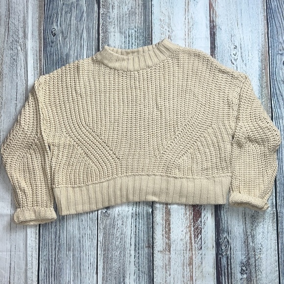 Moon & Madison Cream Sweater Sz M - Picture 1 of 12